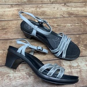 Abeo Patent Leather Open Toe White Studded Strappy Sandal Heels Women's Size 6